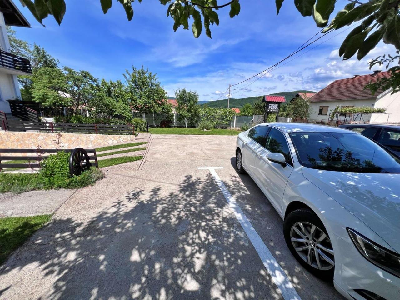 Apartments Fuma Otocsán Kültér fotó
